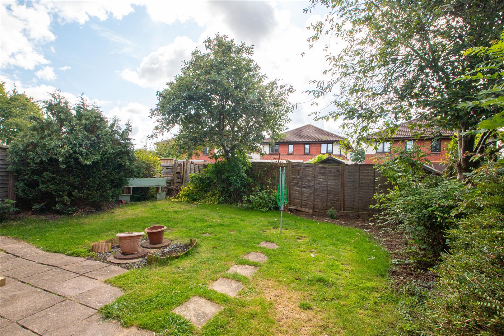2 bed property in Whitsun Pasture, Milton Keynes